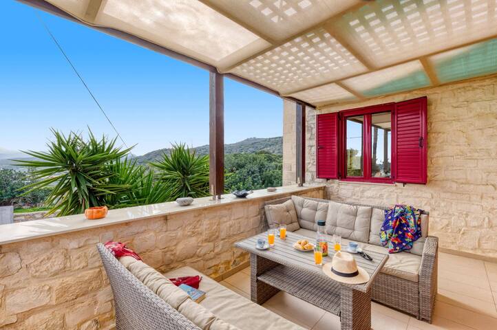 Villa Sunny Hill by Villa Plus gallery image 4