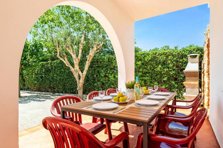 Villa Tres Arcos by Villa Plus gallery image 5