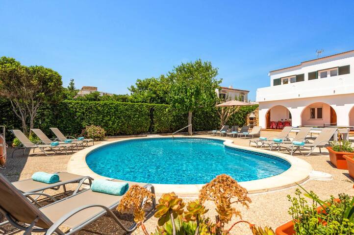 Villa Tres Arcos by Villa Plus gallery image 4