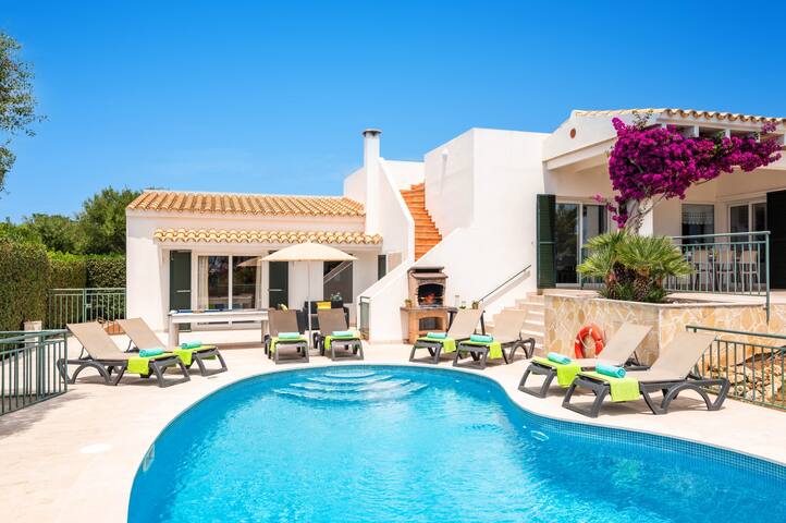 Villa Tama by Villa Plus gallery image 2