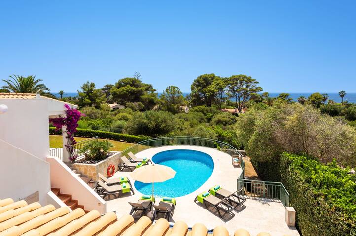 Villa Tama by Villa Plus gallery image 5