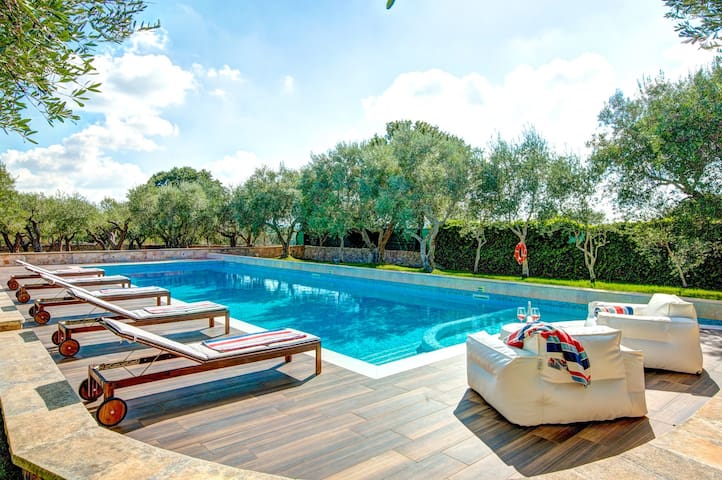 Villa Trulli Carolina by Villa Plus