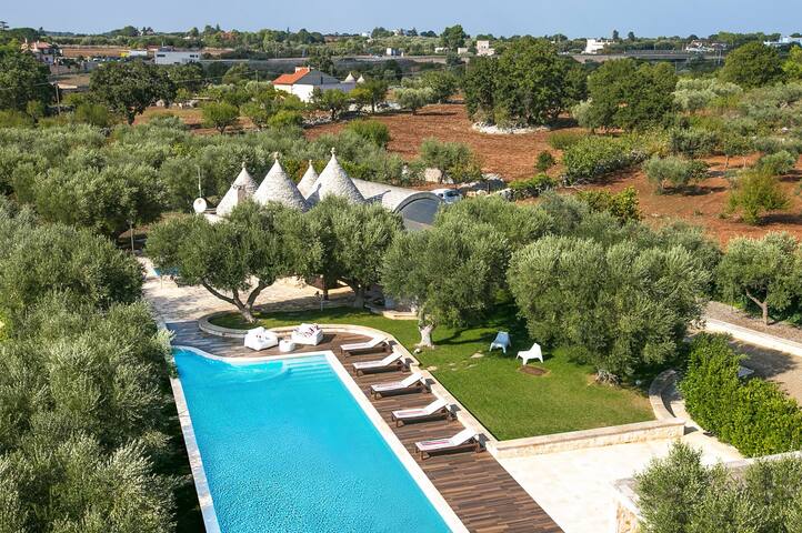 Villa Trulli Carolina by Villa Plus gallery image 2