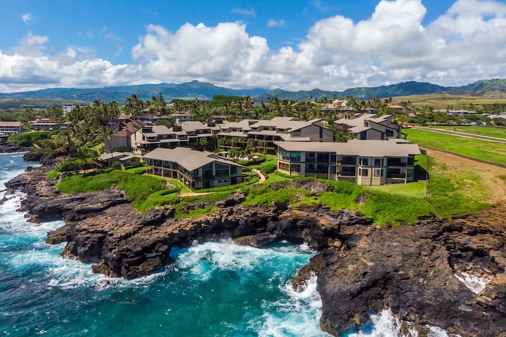 Waves Crash Below – 2 Bed with A/C, Pool & Hot Tub