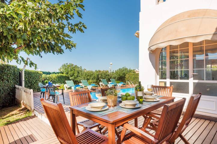 Villa Vera by Villa Plus gallery image 3