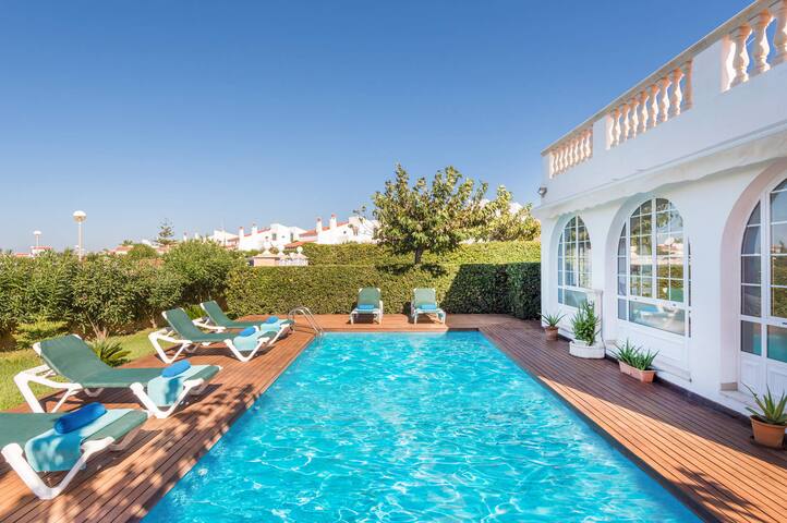 Villa Vera by Villa Plus gallery image 4