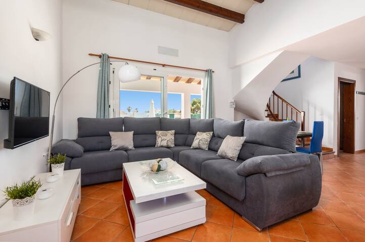 Villa Vientosol by Villa Plus gallery image 5