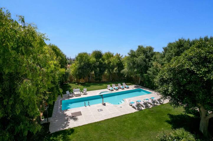 Villa Vincenzos by Villa Plus gallery image 2