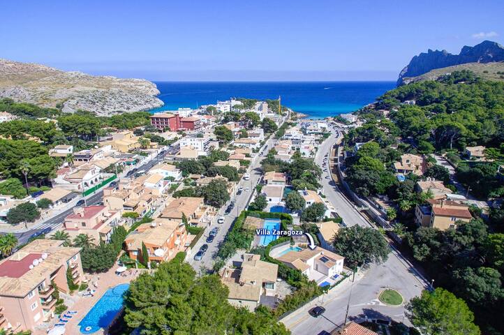 Villa Zaragoza by Villa Plus gallery image 2