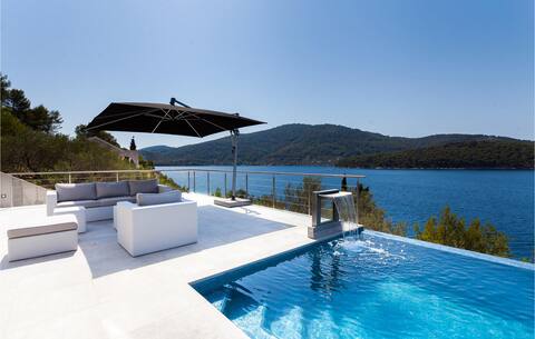 Villa Style and Sea