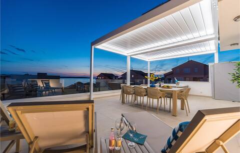 Cozy apartment in Mandre with WiFi