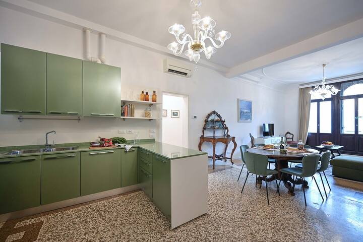 Traviata gallery image 2