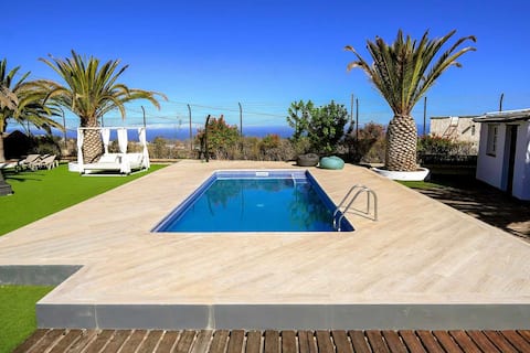 Villa Rural Casa Blanca by Tenerife Rental & Sales