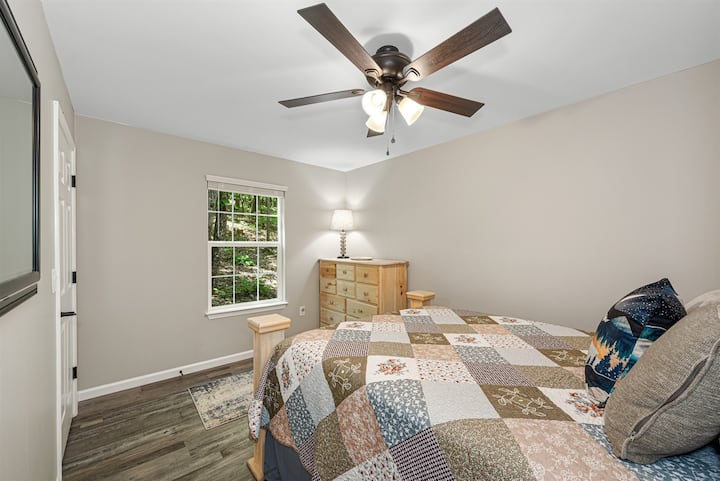 Includes 2 Cabins Beside Desoto State Park | Wi-fi - Mentone, AL