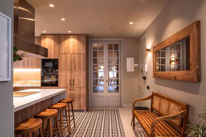 Lovely 6 BR Flat in L’Eixample gallery image 4