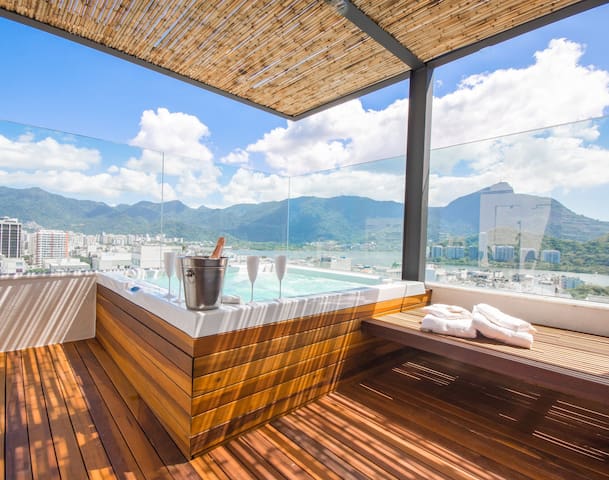 Luxury penthouse with jacuzzi for rent in Ipanema