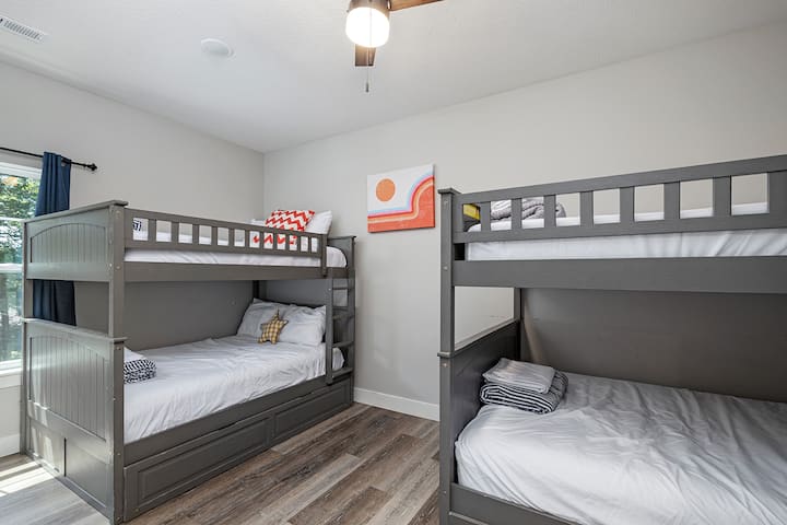 غرفة بأسرّة بطابقين – مثالية للأطفال والمجموعات