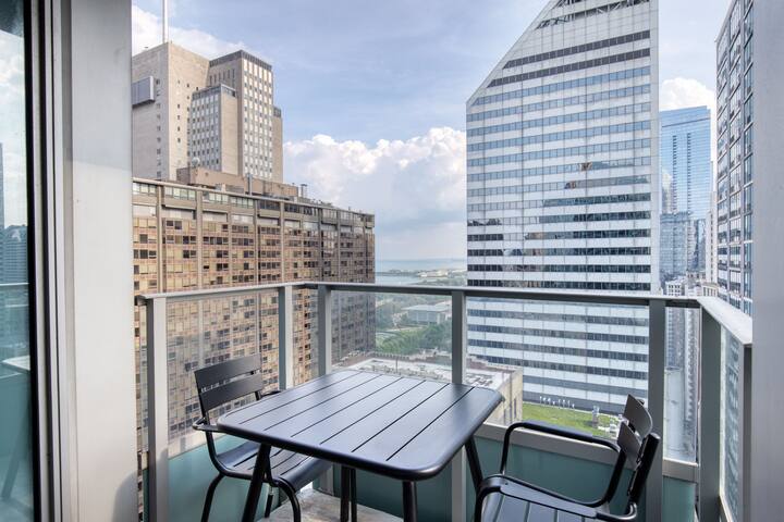 Blueground | Loop, gym, playroom & pool, near L gallery image 5