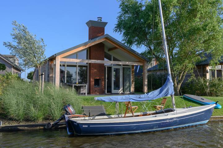 Energy-neutral Bungalow With Private Jetty - Joure