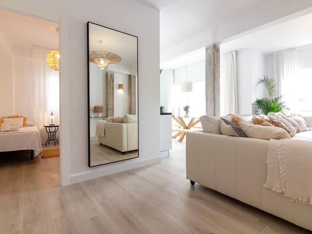 Malaga Center Flat managed Airbnb listing 1