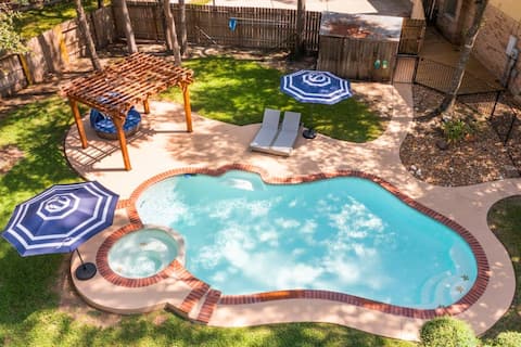 5BR Train Theme | Heated Pool • Hot Tub • EV • BBQ