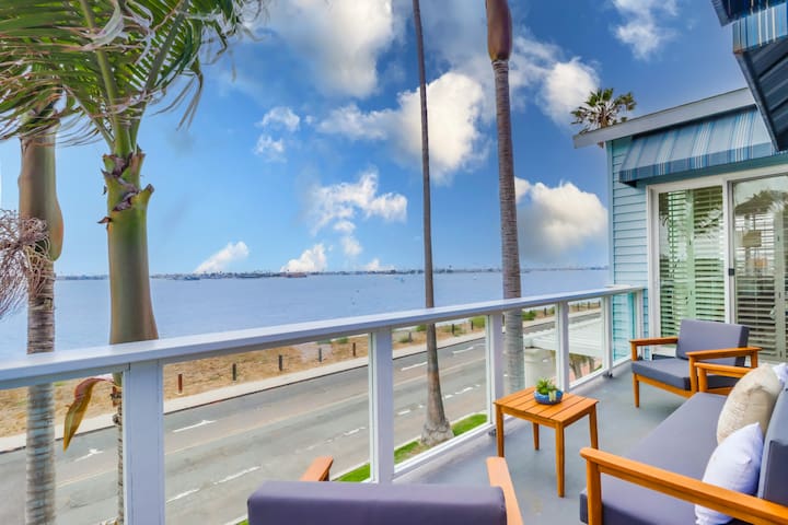 Bayfront Riviera Retreat with POOL!