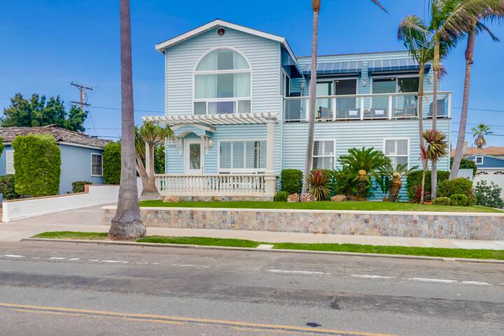 Bayfront Riviera Retreat with POOL! gallery image 5