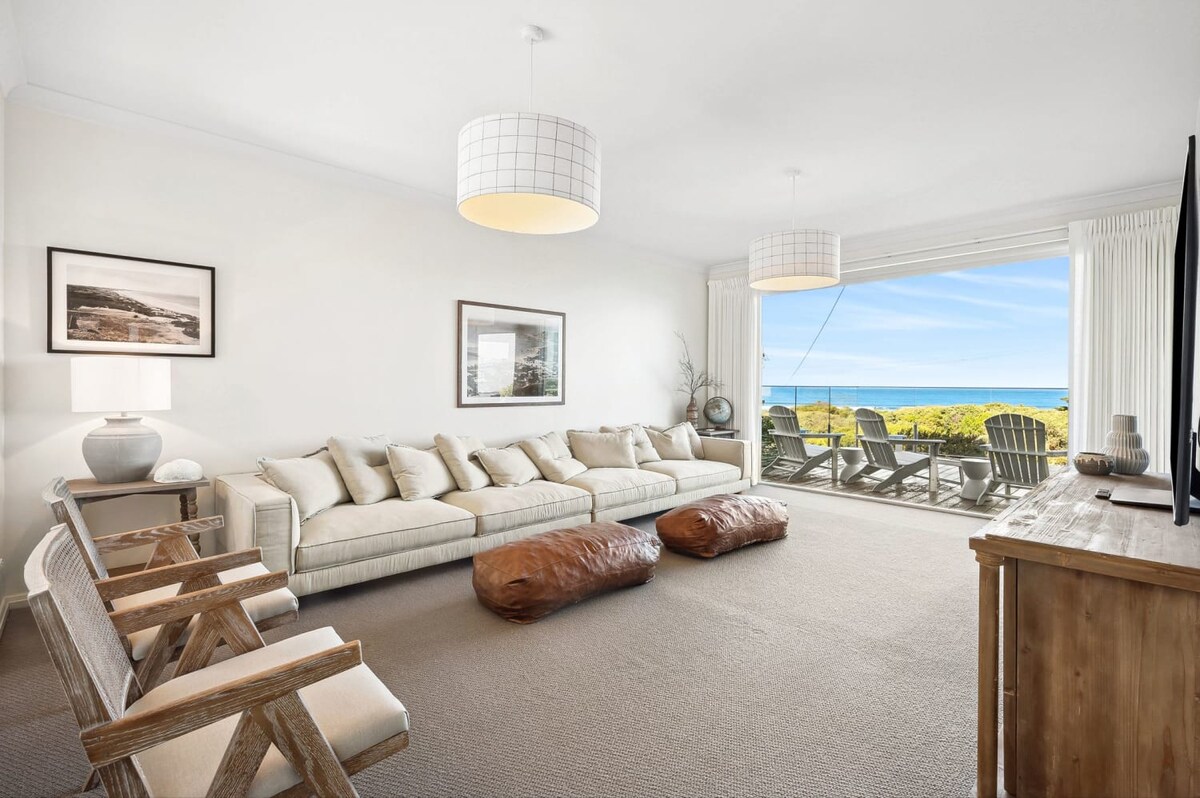 Top Airbnb: Luxury ocean front holidays, footsteps to beach in Ocean Grove