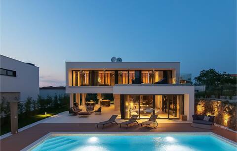 Villa #1