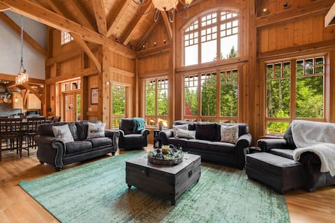 Maple Hill Lodge - Hot Tub, A/C, Recreation Area!