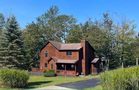 YR146, Walk to Slopes! Pets OK, Sleeps 12