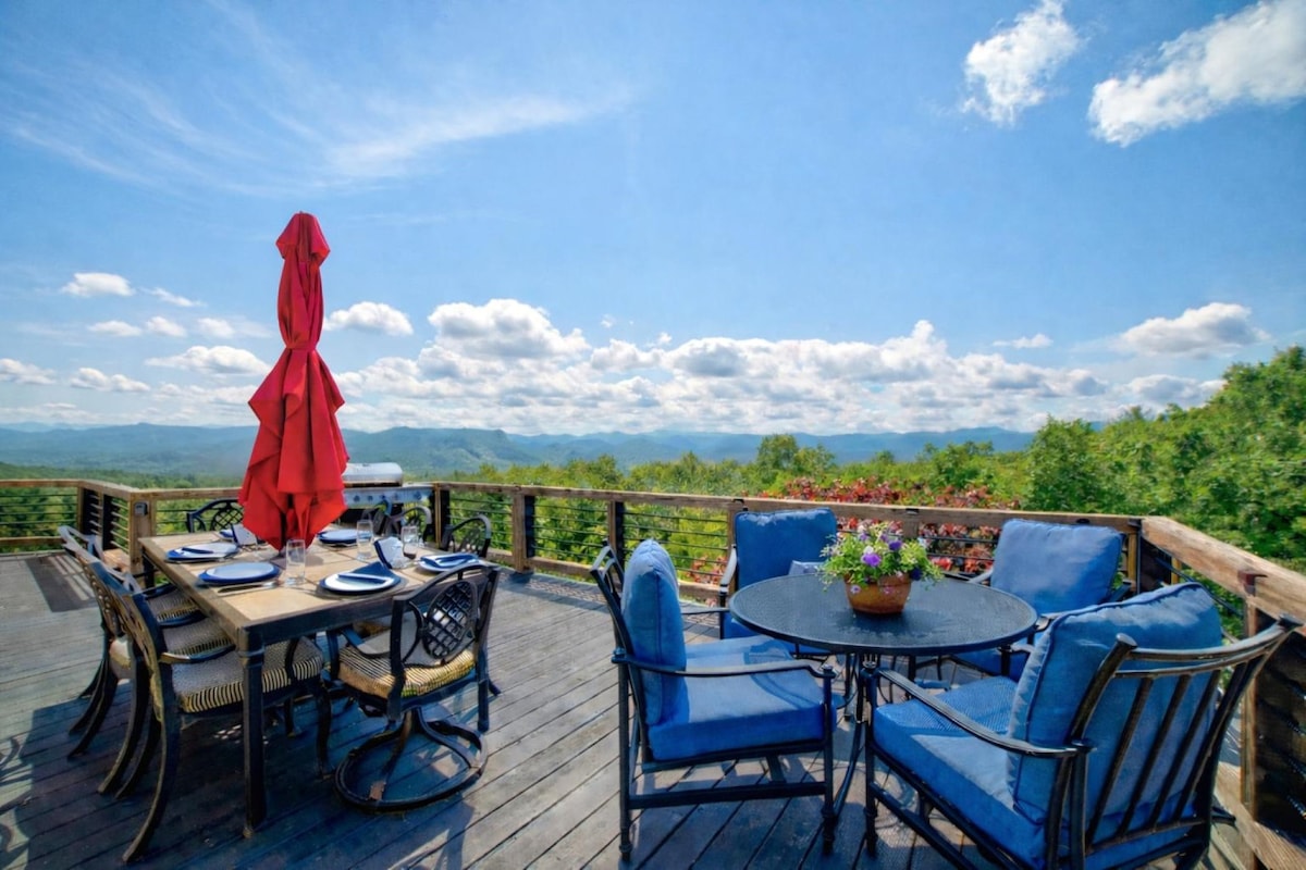 Popular Airbnb listing: Sky Sunset Stay: Mountain Views, Hot Tub, Gameroom in Epworth