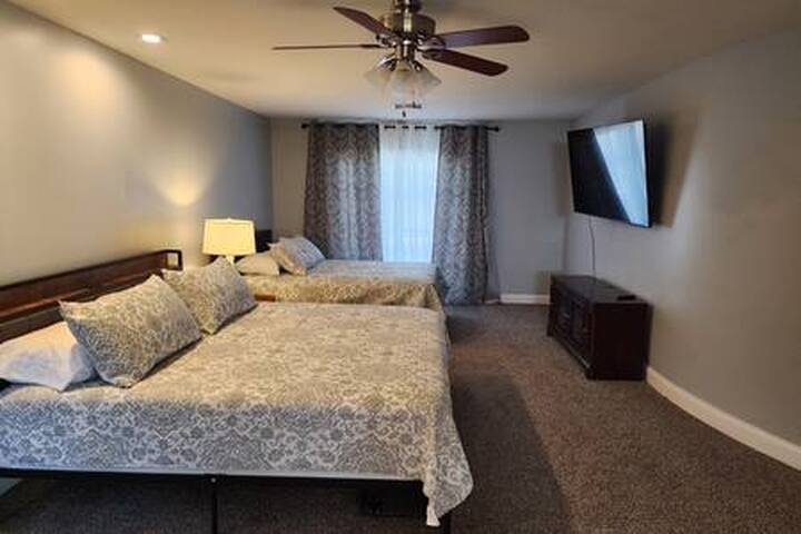 6 Bedroom Pool Farm House in the City gallery image 3