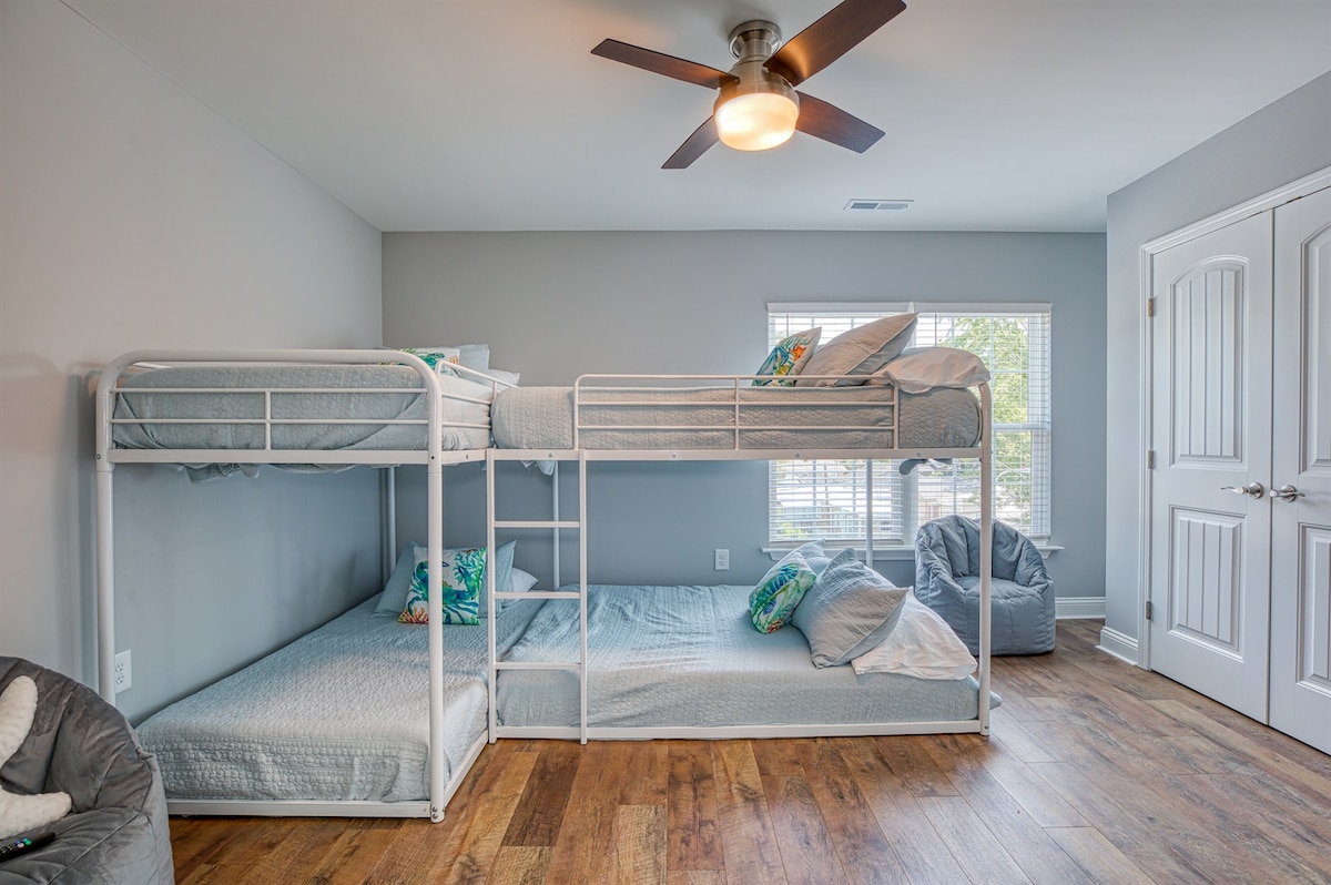 Litera con dos camas dobles y dos camas individuales