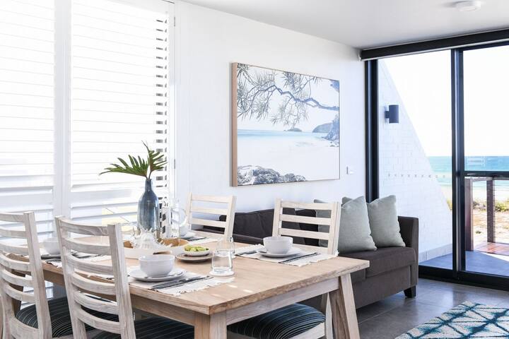 Pacific Dawn on the Beach gallery image 5