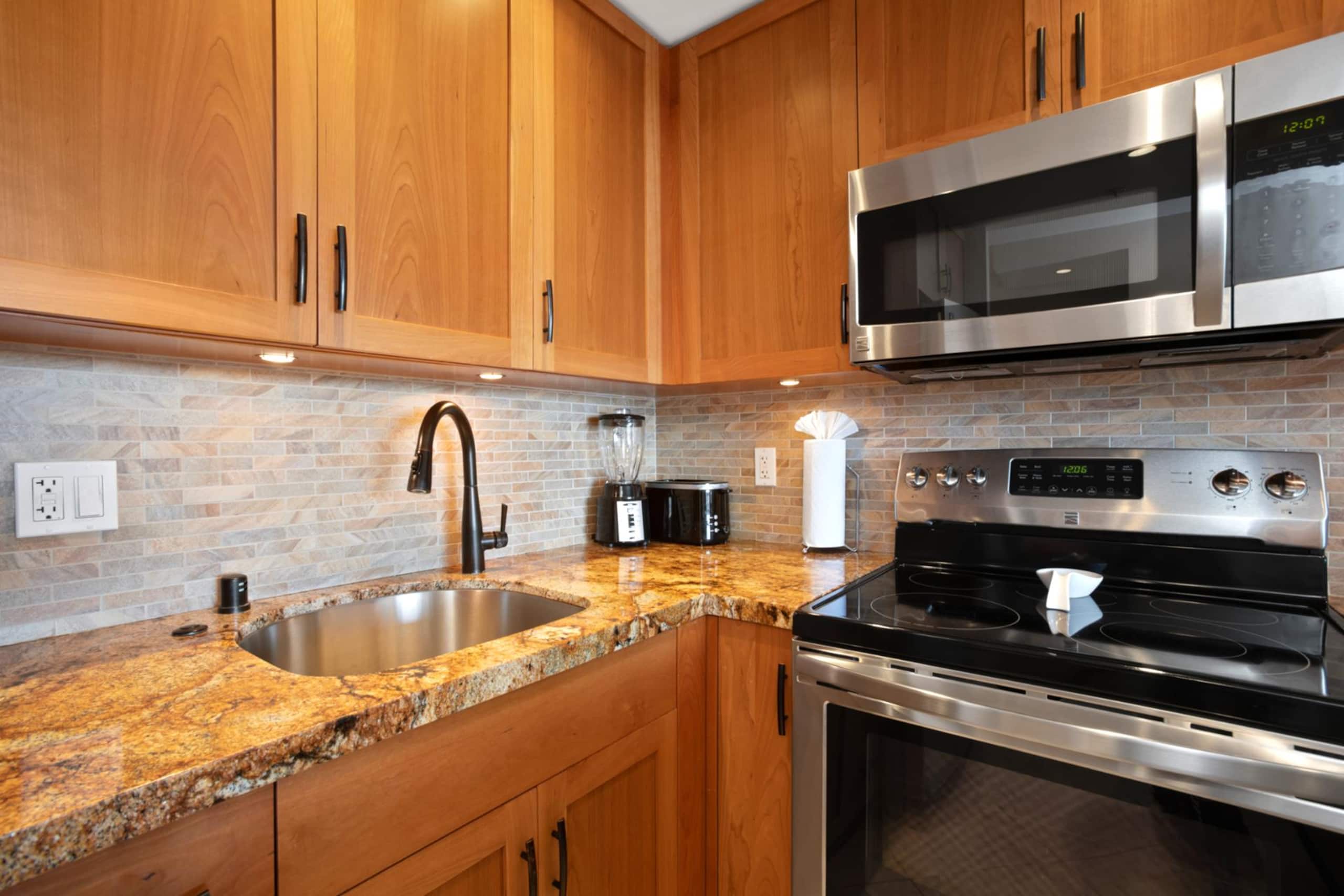 Condo in Lahaina · ★4.67 · 1 bedroom · 2 beds · 2 baths - Image 26