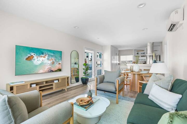 Oceanview Suite | Steps from Ocean | King bed gallery image 4