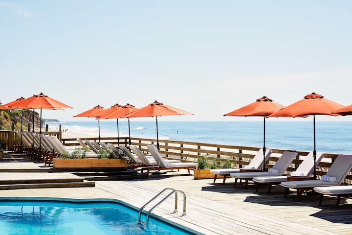Pleasant Stay! Pool, Free Breakfast, Beachfront! - Montauk, NY