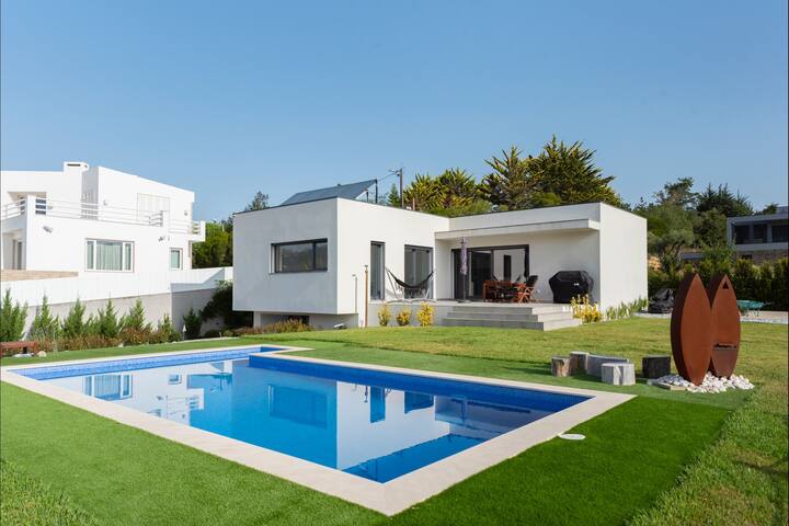 Amazing Sintra Retreat W/ Pool by LovelyStay