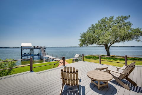 Cedar Creek Lake Views: Gorgeous Mabank House!