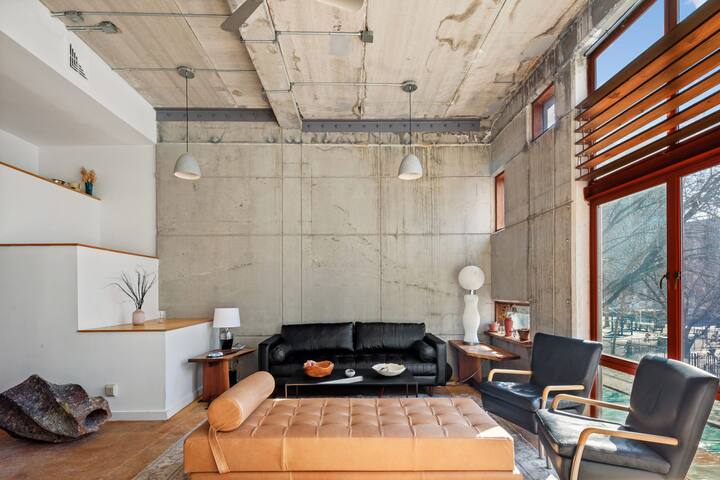 Moda House by Rove Travel | 3BR Mid-Century Loft gallery image 2