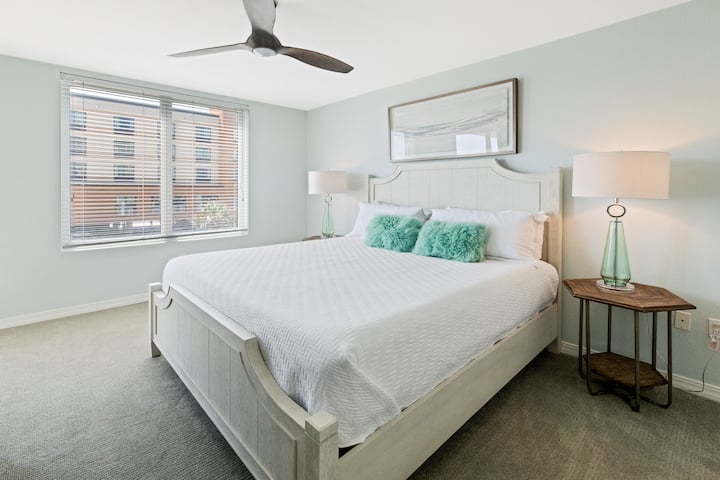 Chumba kikuu cha kulala chenye nafasi kubwa