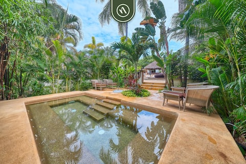 Amazing 2BR Condo - Lagoon Pool, Golf