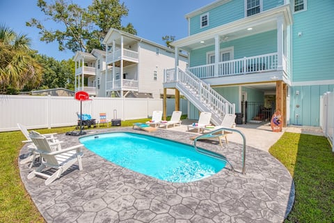 Top Airbnb: Private Pool! Walk to Beach! Ping pong! Arcade! in Garden City