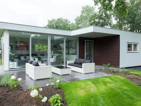 Modern chalet near Brunssummerheide