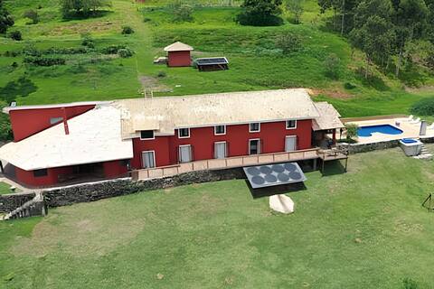Farmhouse: 40 hósp, 10 suites, swimming pool, wifi