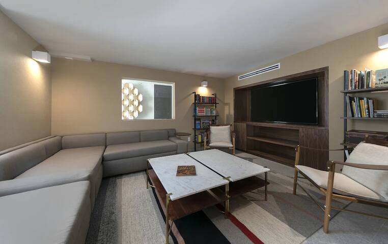 Always a Great Idea To Unwind! Close to the Beach! gallery image 4