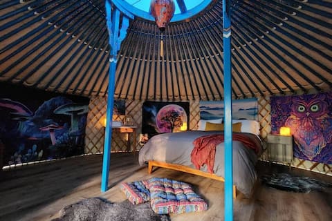 Yurt | Cedar Hot Tub | 1 hr to Skiing & Mt Rainier