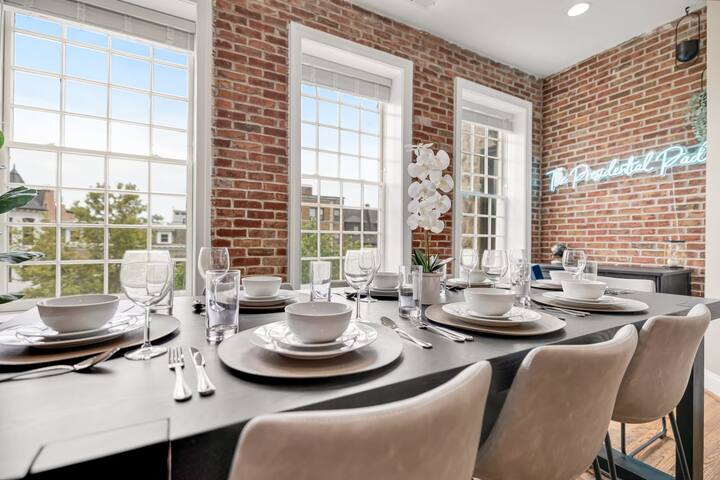 Luxe 7-BR Victorian Castle in the Nation’s Capital gallery image 4