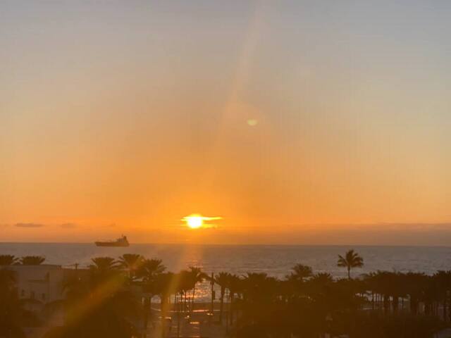 2BR Beach condo – Steps to beach gallery image 4